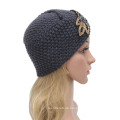 Frauen strickte Rhinestone-Blumen-Hut-Kreuz-Häkelarbeit-Turban-Mütze Winter-Indien-Kappen-warmer Hut (HW128)